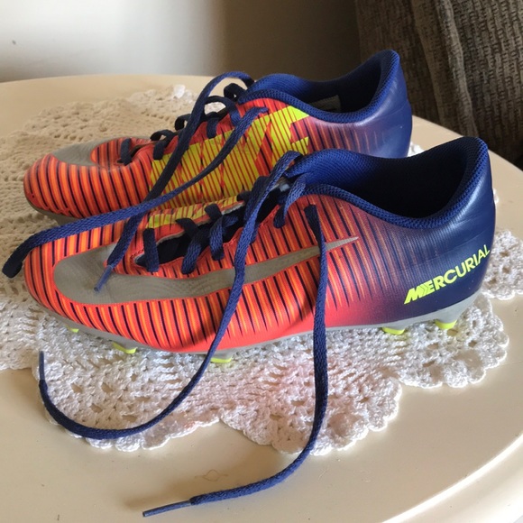 Nike Other - Nike Mercurial youth sz 6Y soccer cleats euc
